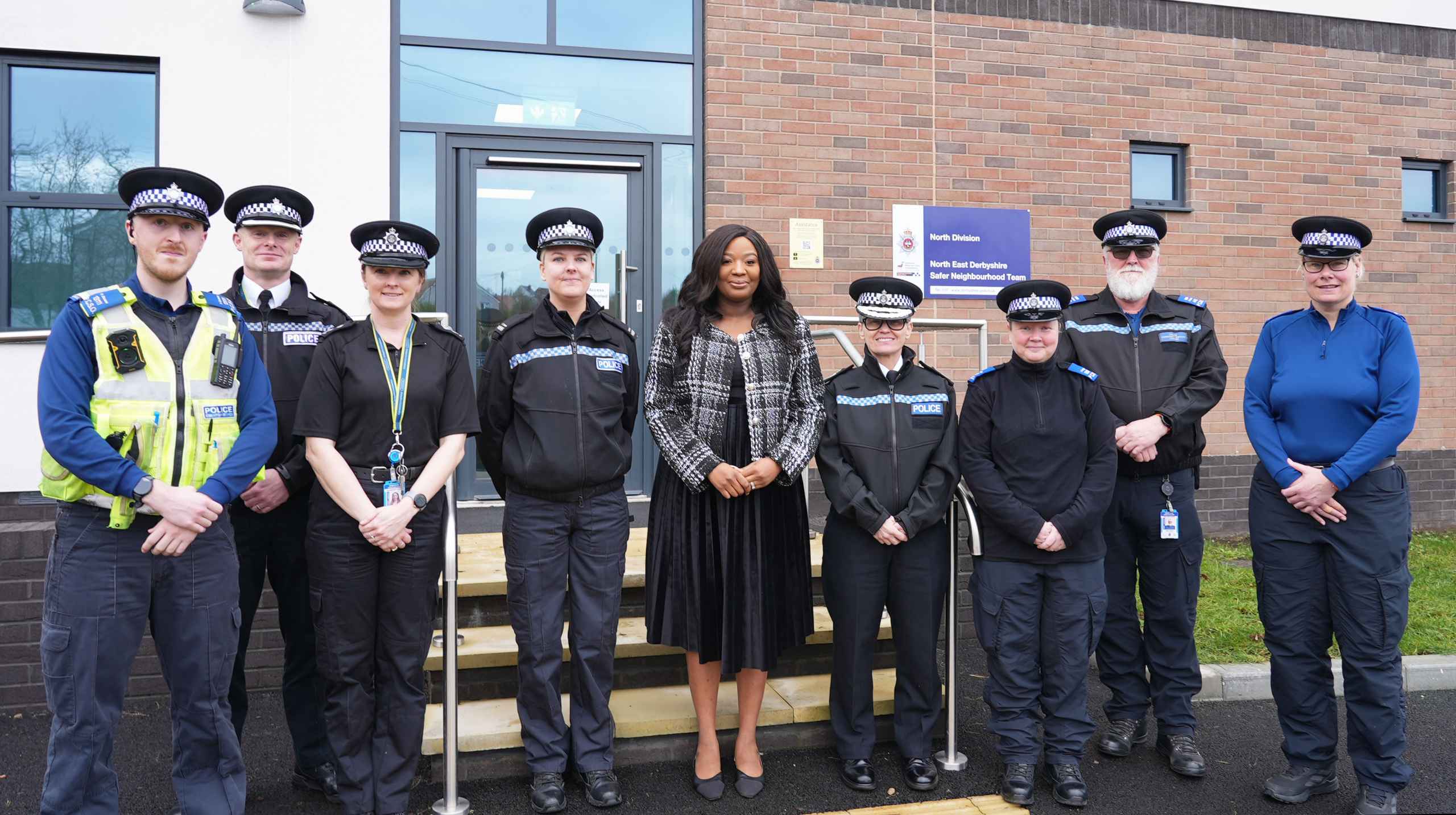3036-Killamarsh Police Station Group of 9 people standing outside Killamarsh police station